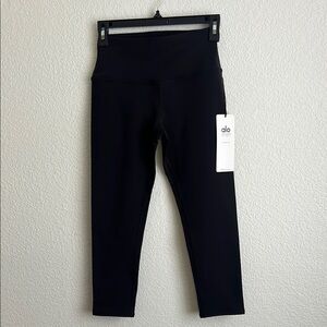 NWT ALO Yoga High-Waist Airbrush Capri Black Performance Leggings